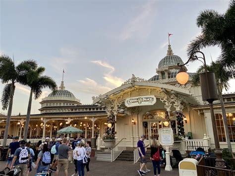 crystal palace magic kingdom